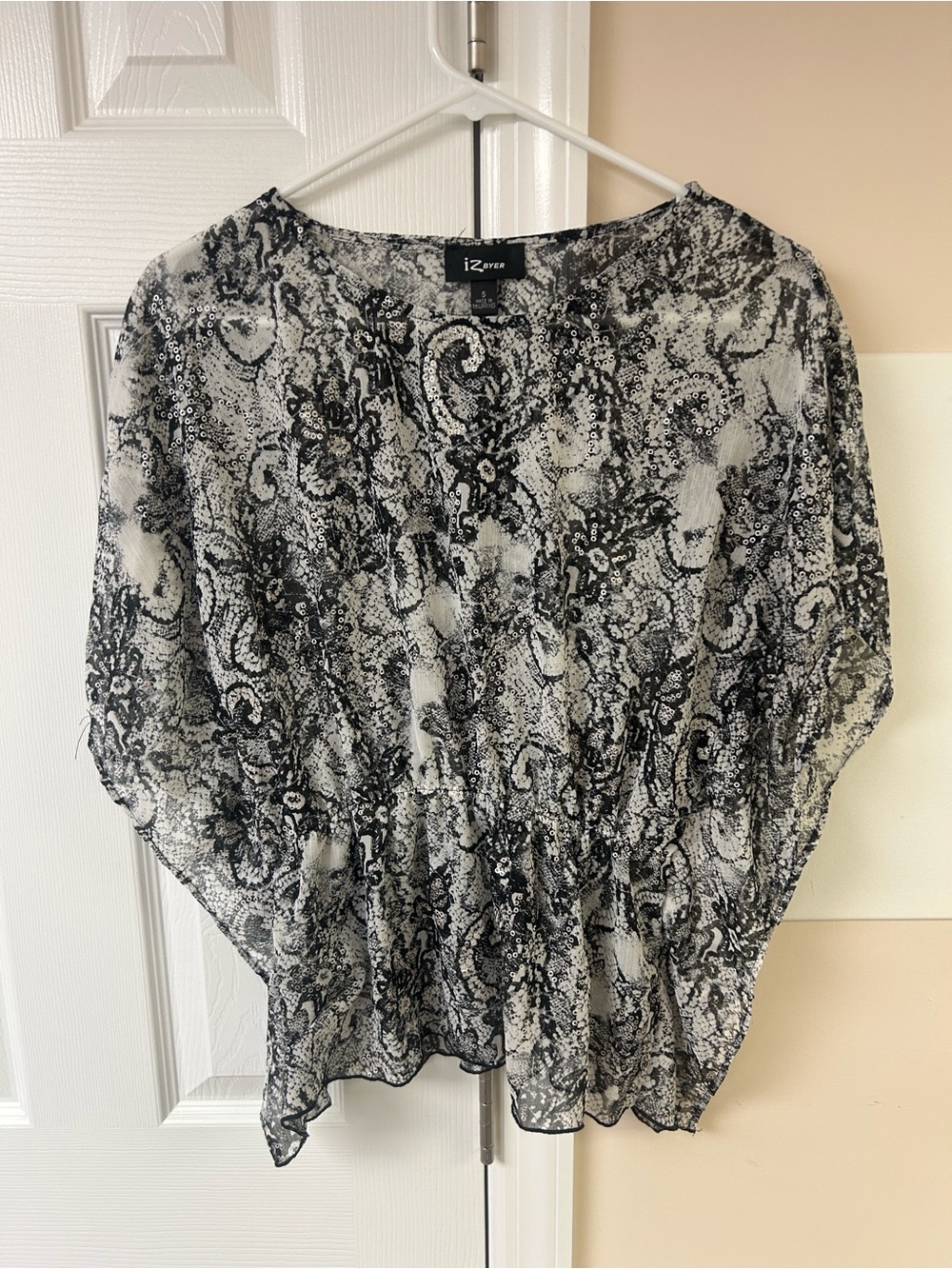 Iz Byer Short Sleeve Blouse